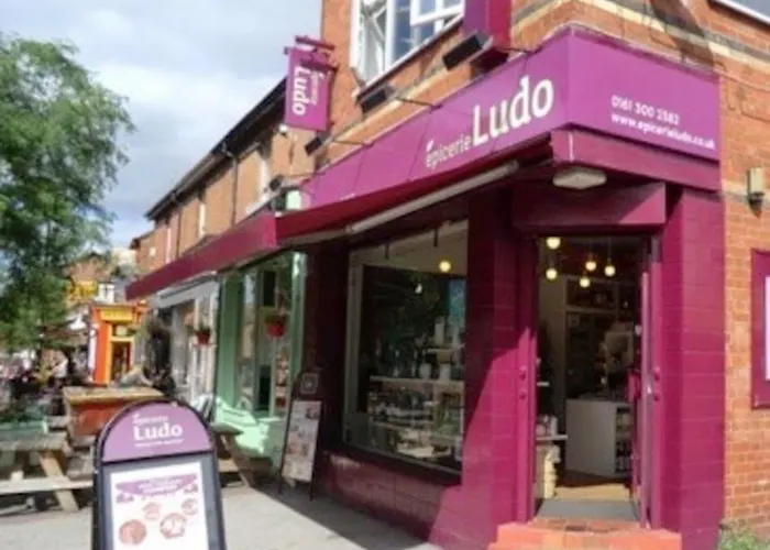 Chorlton Stylish Studio & Roof Terrace s